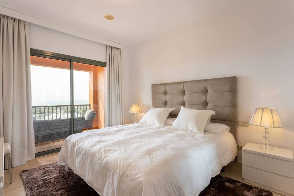 Photo of Bedroom in New Golden Mile