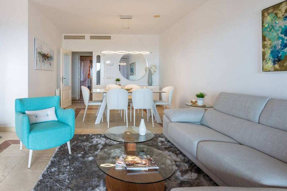 Photo of Livingroom in New Golden Mile