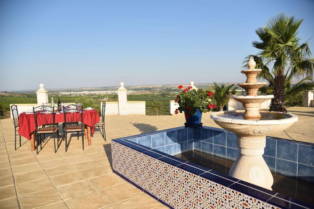 Photo of Outdoor in Lora Del Rio