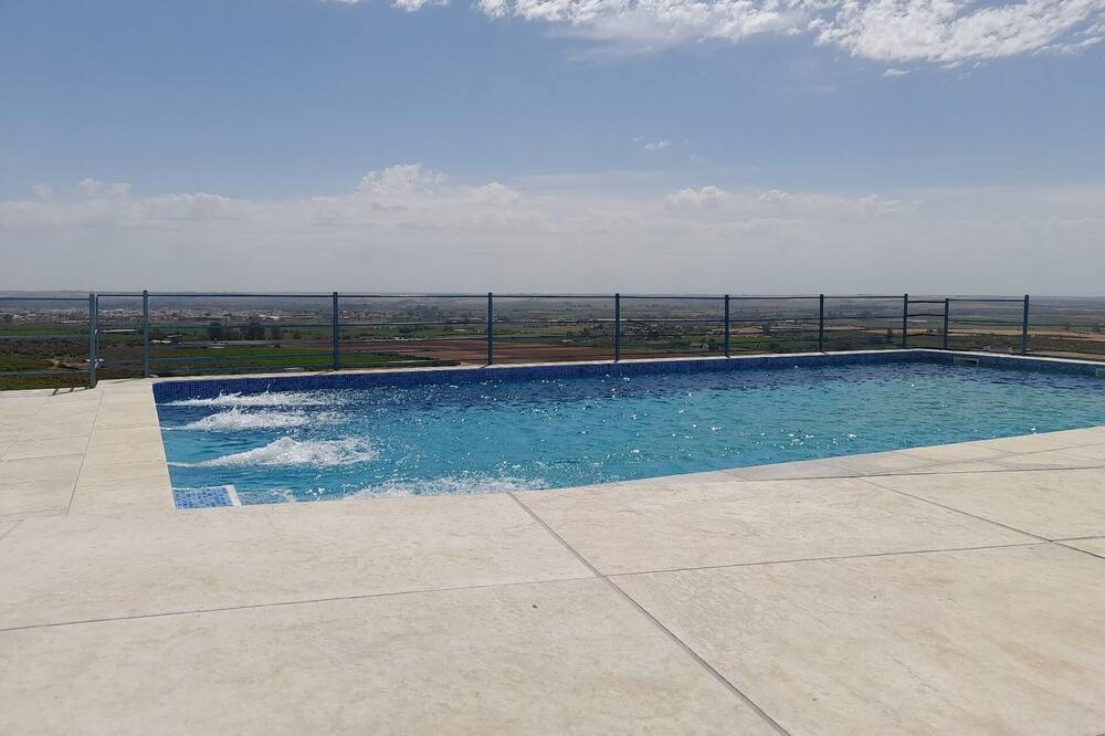 Photo of Outdoor in Lora Del Rio