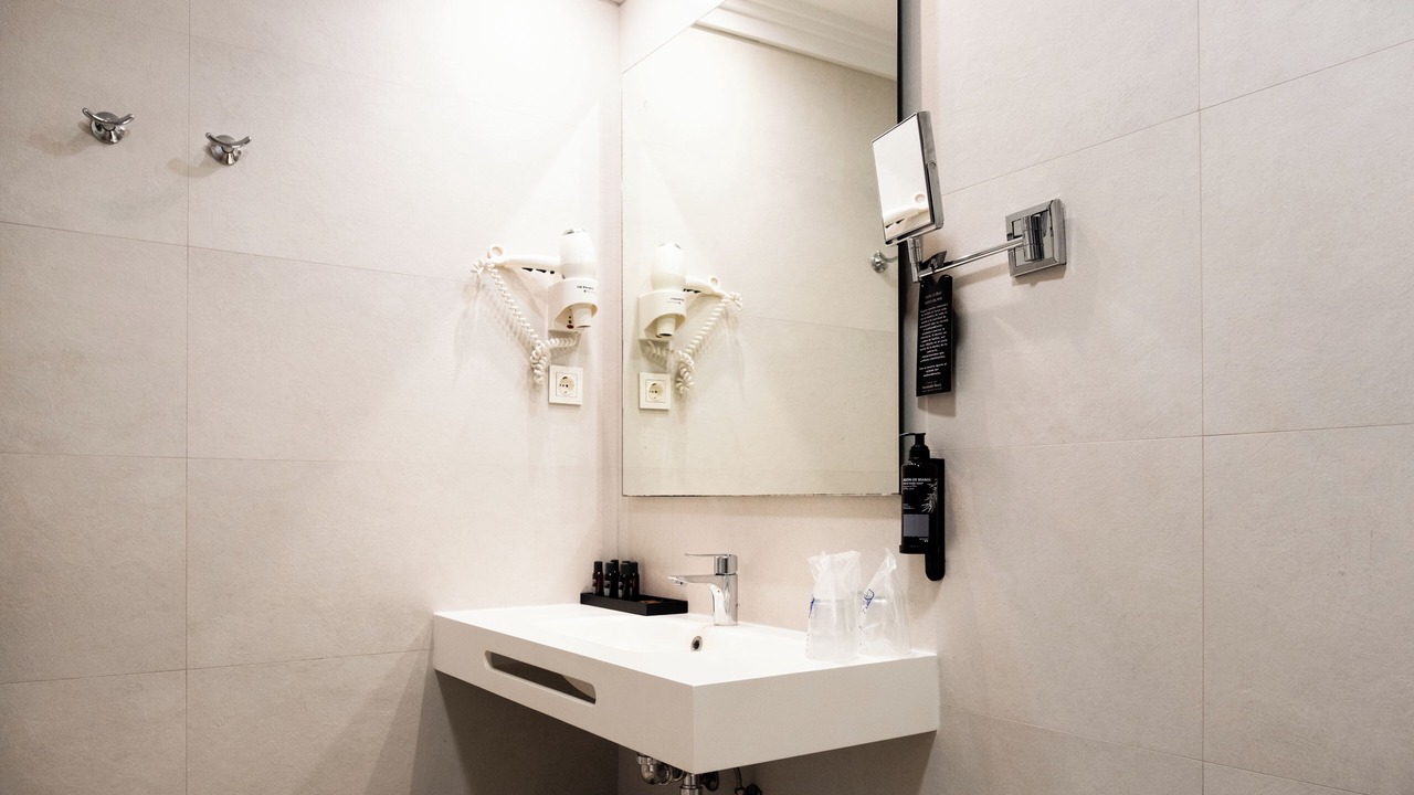 Photo of Bathroom in Nerja City Centre