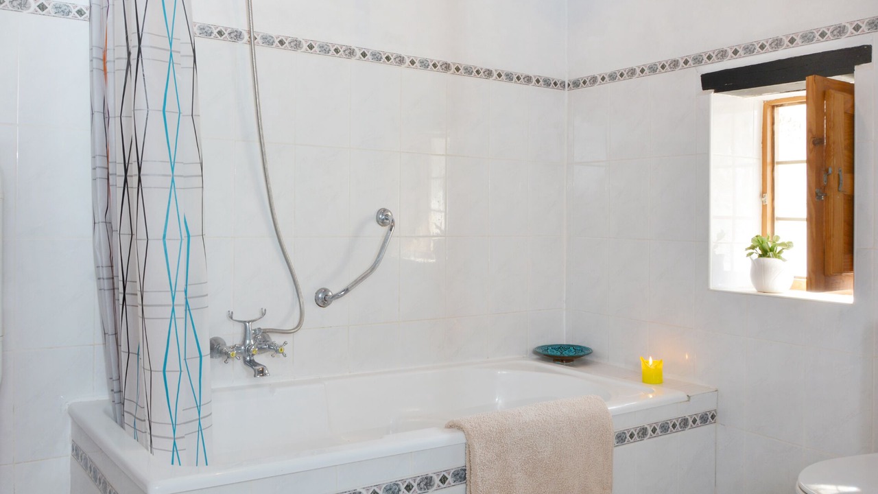 Photo of Bathroom in Alcaucin