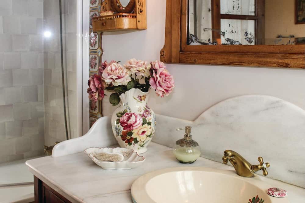 Photo of Bathroom in Alanis