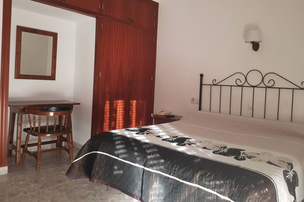 Photo of Bedroom in Lepe