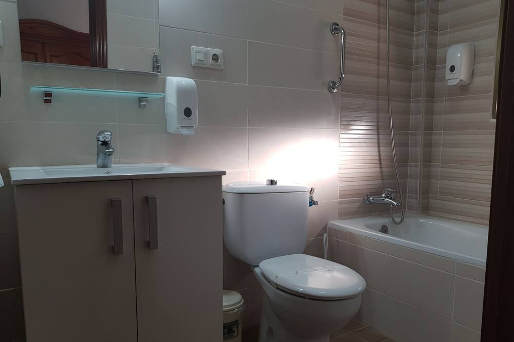 Photo of Bathroom in Lepe