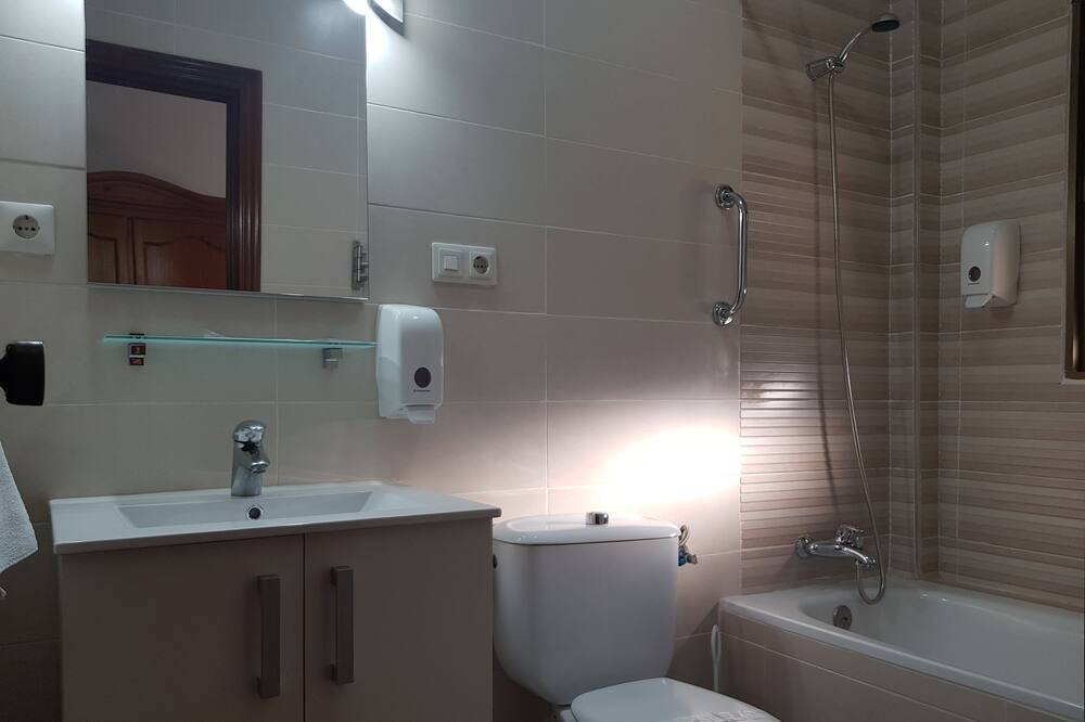 Photo of Bathroom in Lepe
