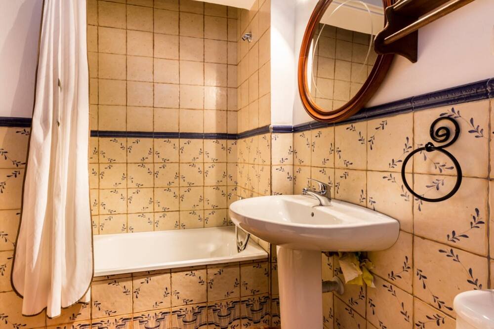 Photo of Bathroom in Niguelas