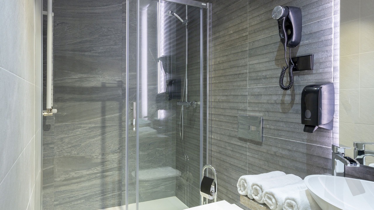 Photo of Bathroom in Literary Quarter