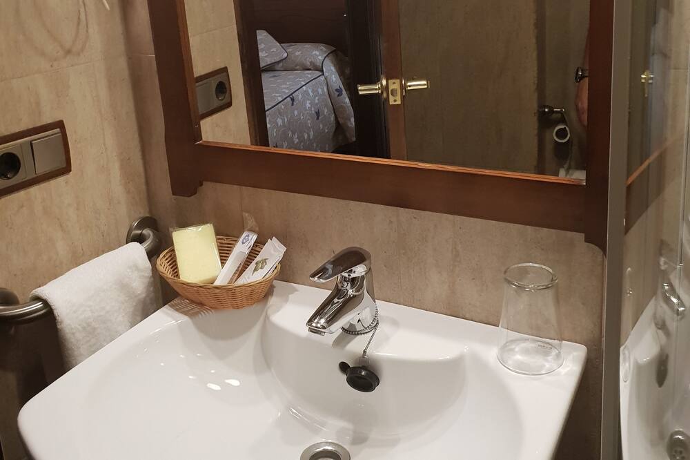 Photo of Bathroom in Porcuna