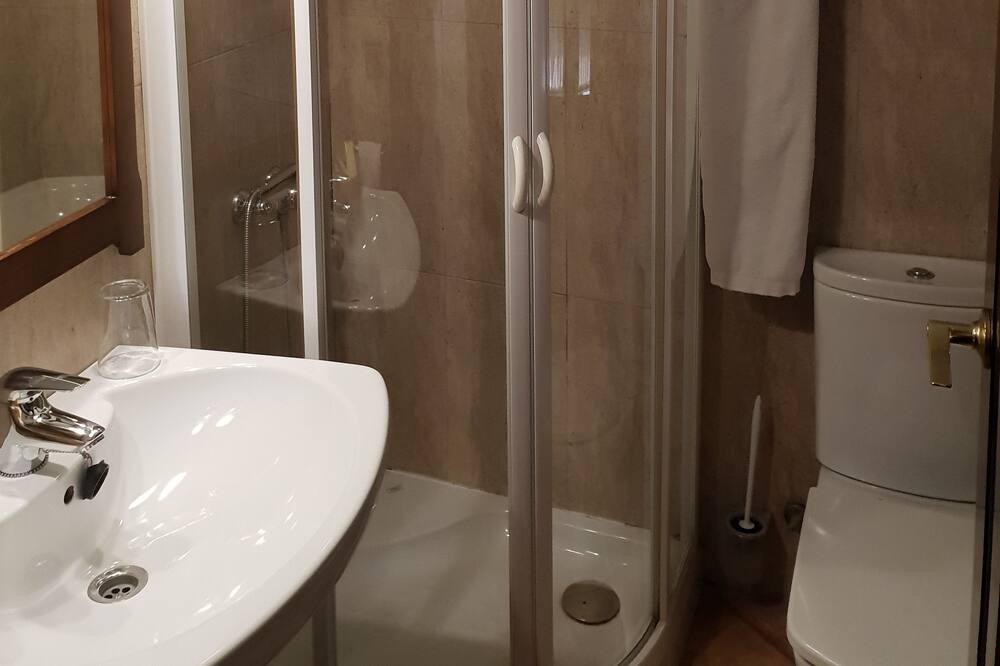 Photo of Bathroom in Porcuna