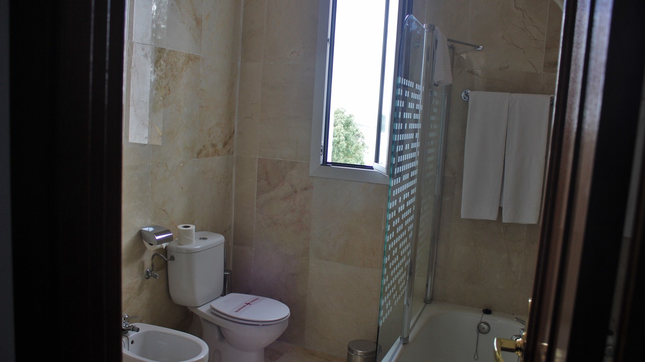 Photo of Bathroom in Orellana la Vieja