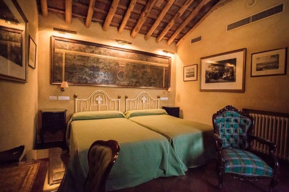 Photo of Bedroom in Cazalla De La Sierra