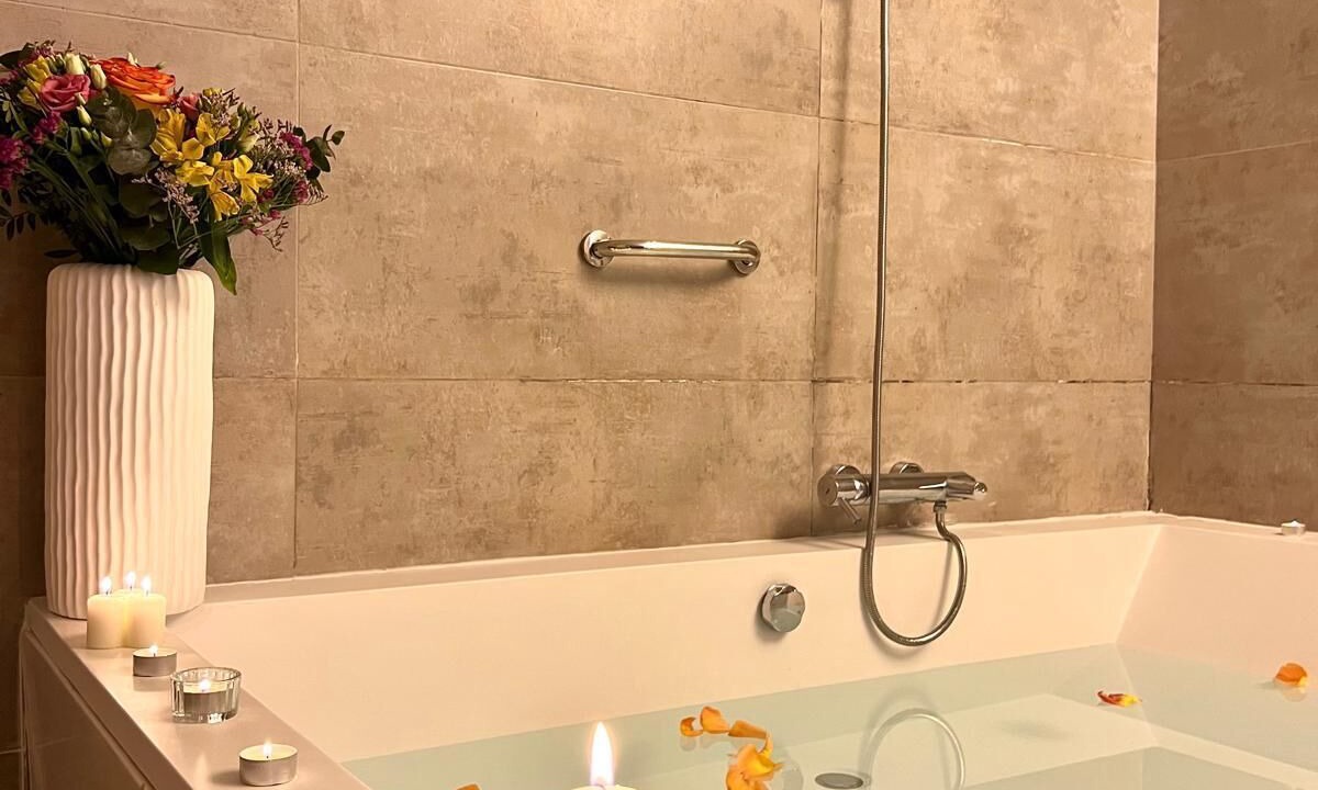Photo of Bathroom in Central District