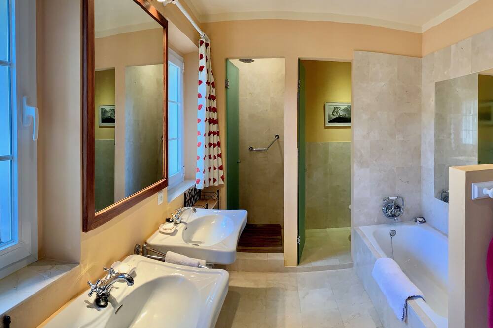 Photo of Bathroom in Arriate