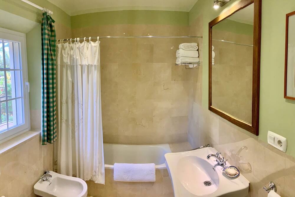Photo of Bathroom in Arriate