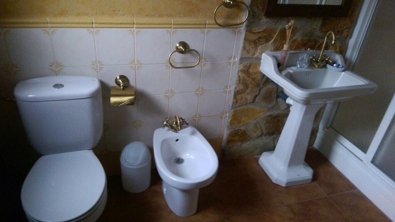 Photo of Bathroom in Arroyomolinos de la Vera