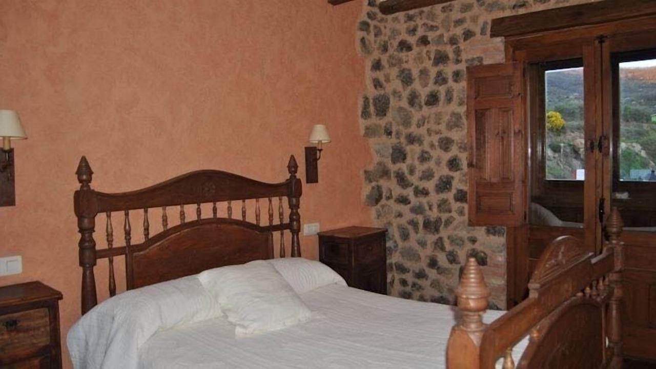 Photo of Bedroom in Arroyomolinos de la Vera