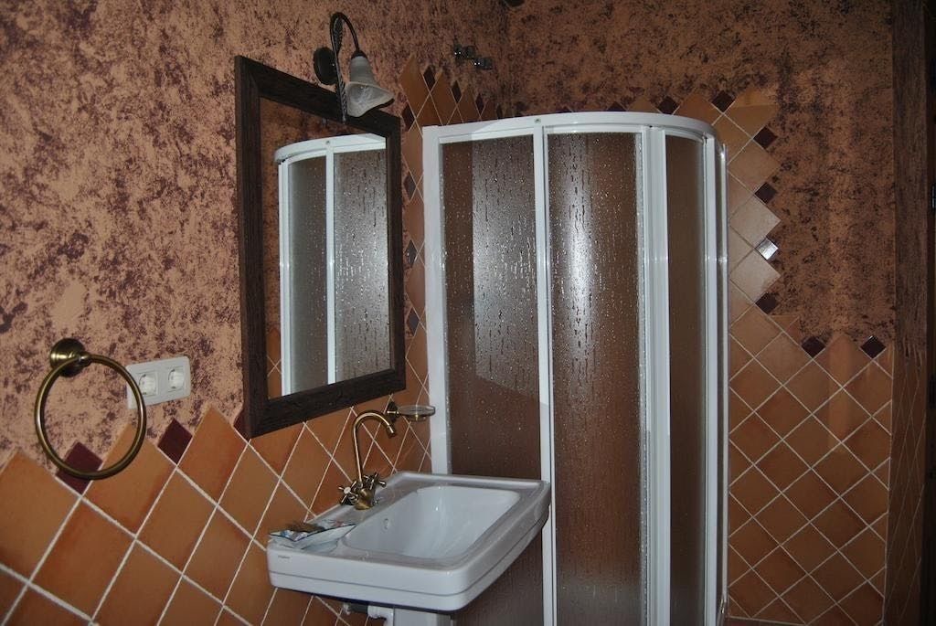 Photo of Bathroom in Arroyomolinos de la Vera
