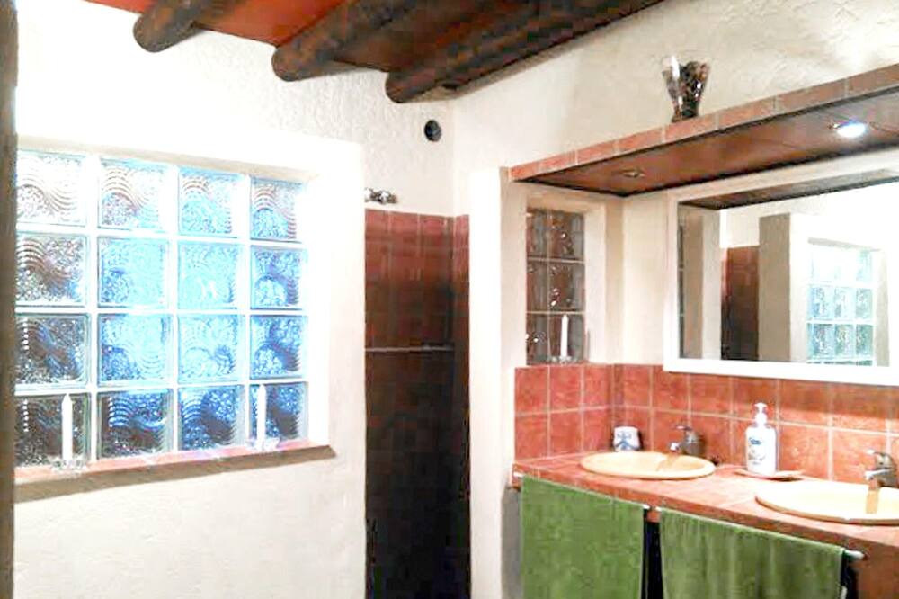 Photo of Bathroom in Valdezufre