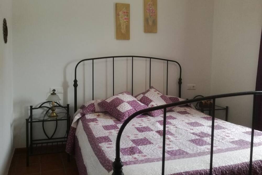 Photo of Bedroom in Linares de la Sierra