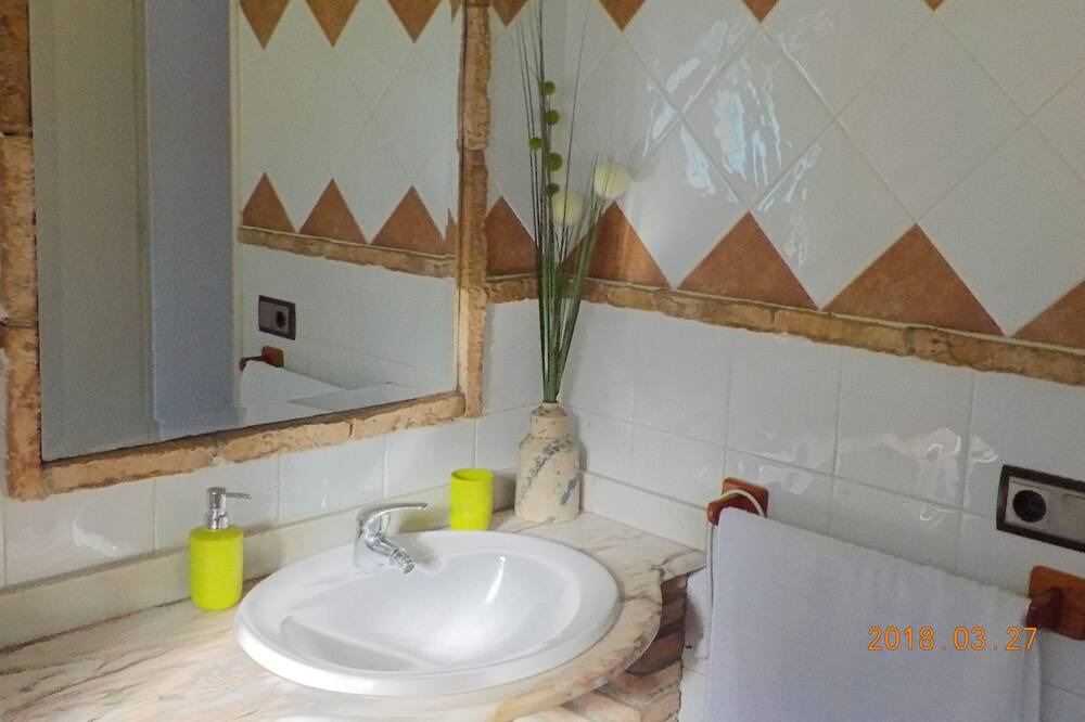 Photo of Bathroom in Santa Maria de Trassierra
