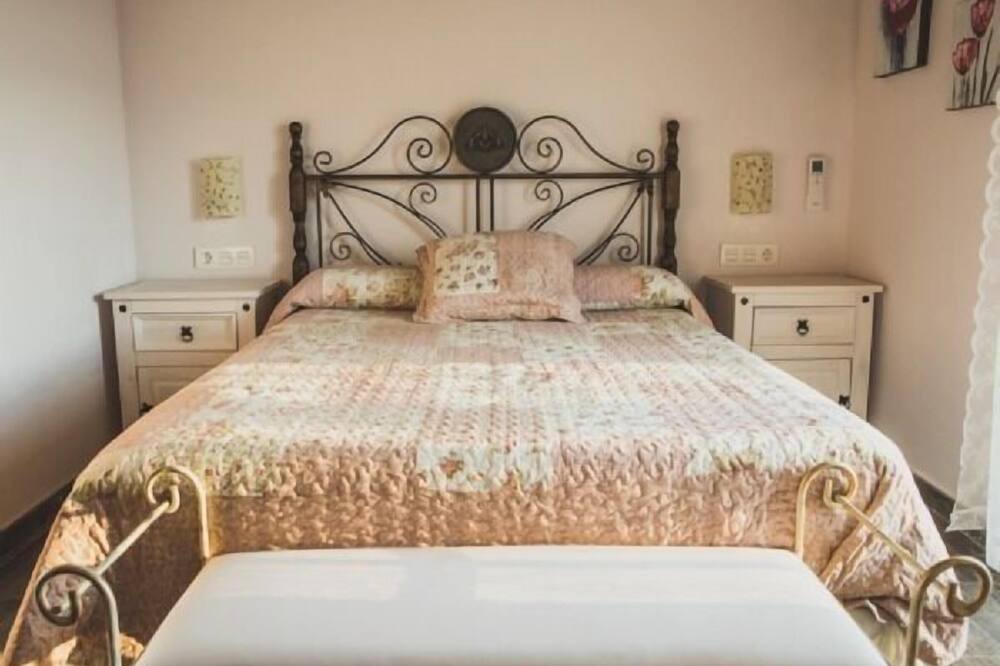 Photo of Bedroom in Villasbuenas de Gata