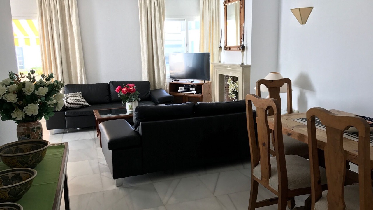 Photo of Livingroom in New Golden Mile