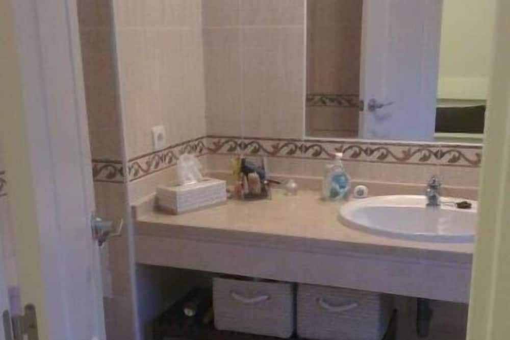 Photo of Bathroom in Benagalbon