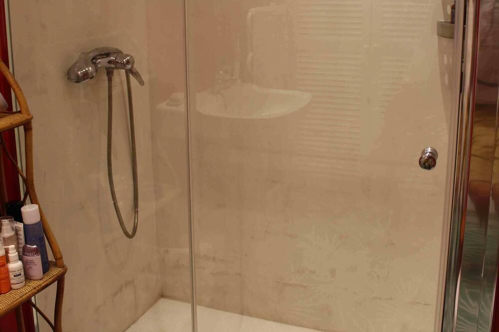 Photo of Bathroom in Giralda Sur
