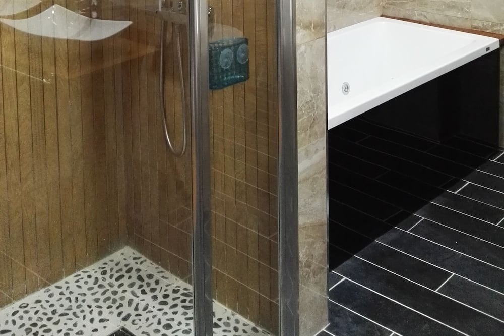 Photo of Bathroom in Plaza Mayor