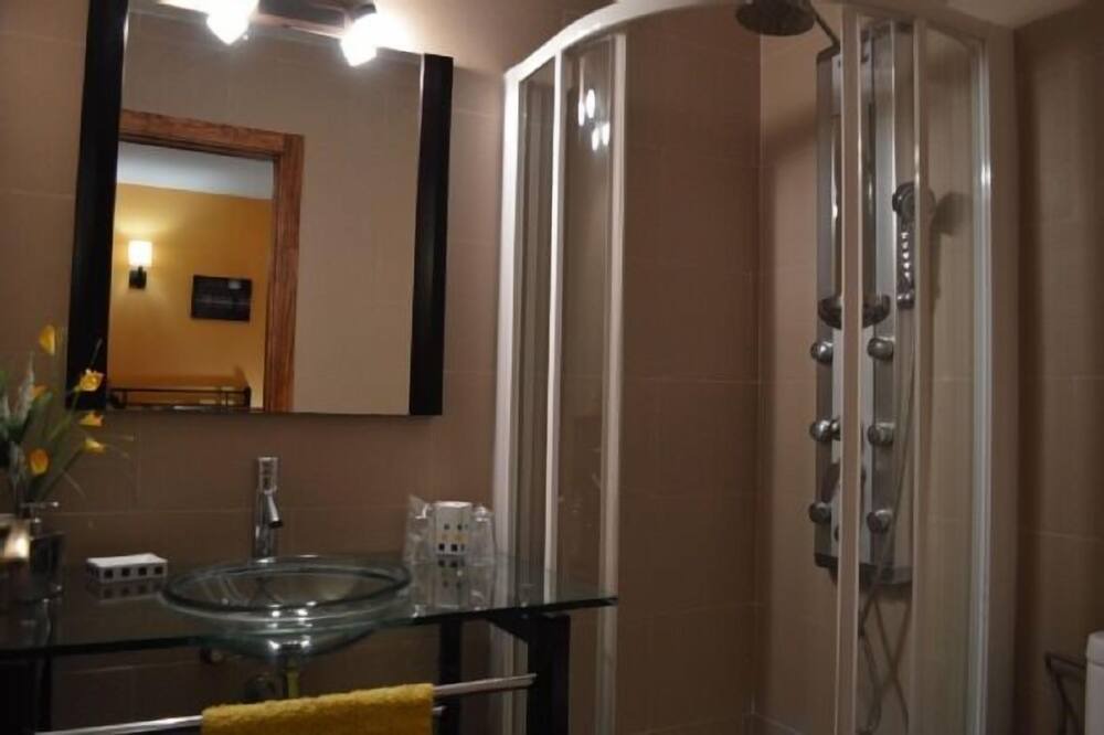 Photo of Bathroom in Valencia de Alcantara