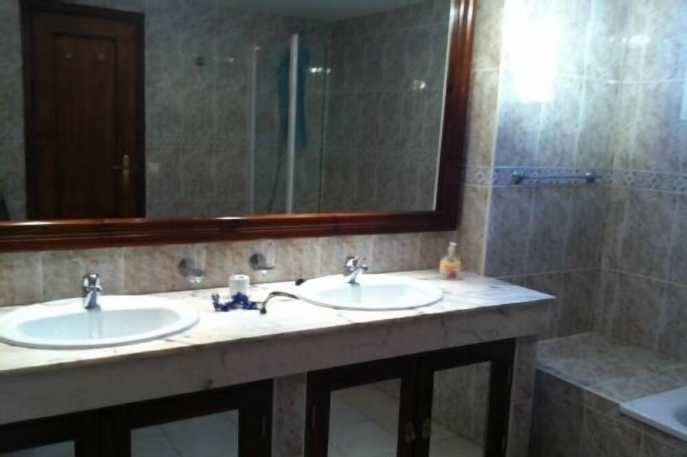 Photo of Bathroom in Corteconcepcion