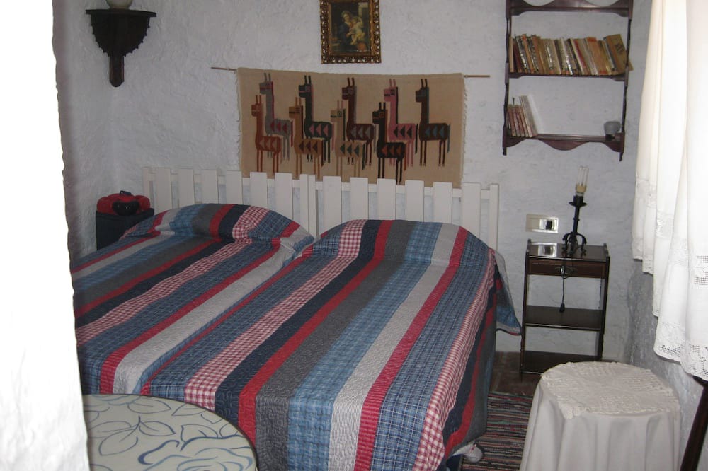 Photo of Bedroom in Almogia