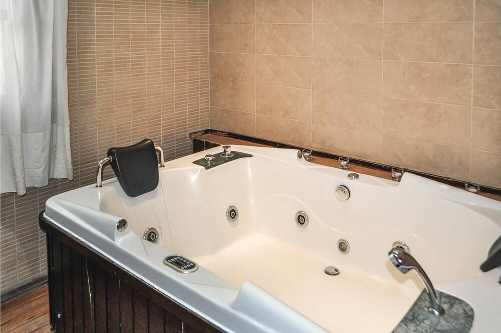 Photo of Bathroom in Baza
