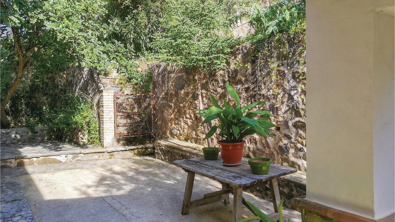 Photo of Patio Balcony in Benamahoma
