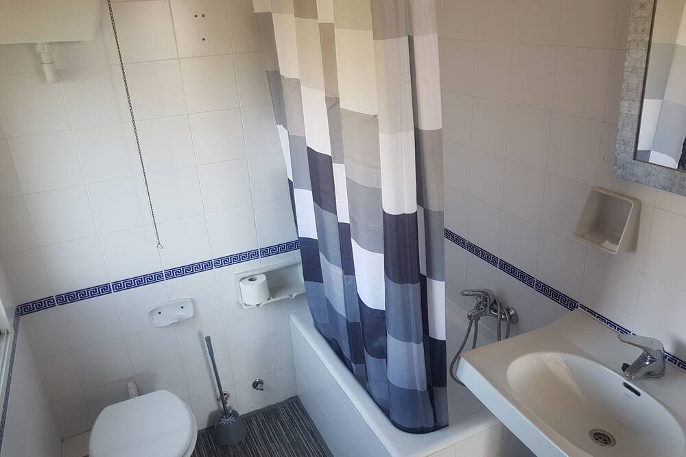 Photo of Bathroom in Baena