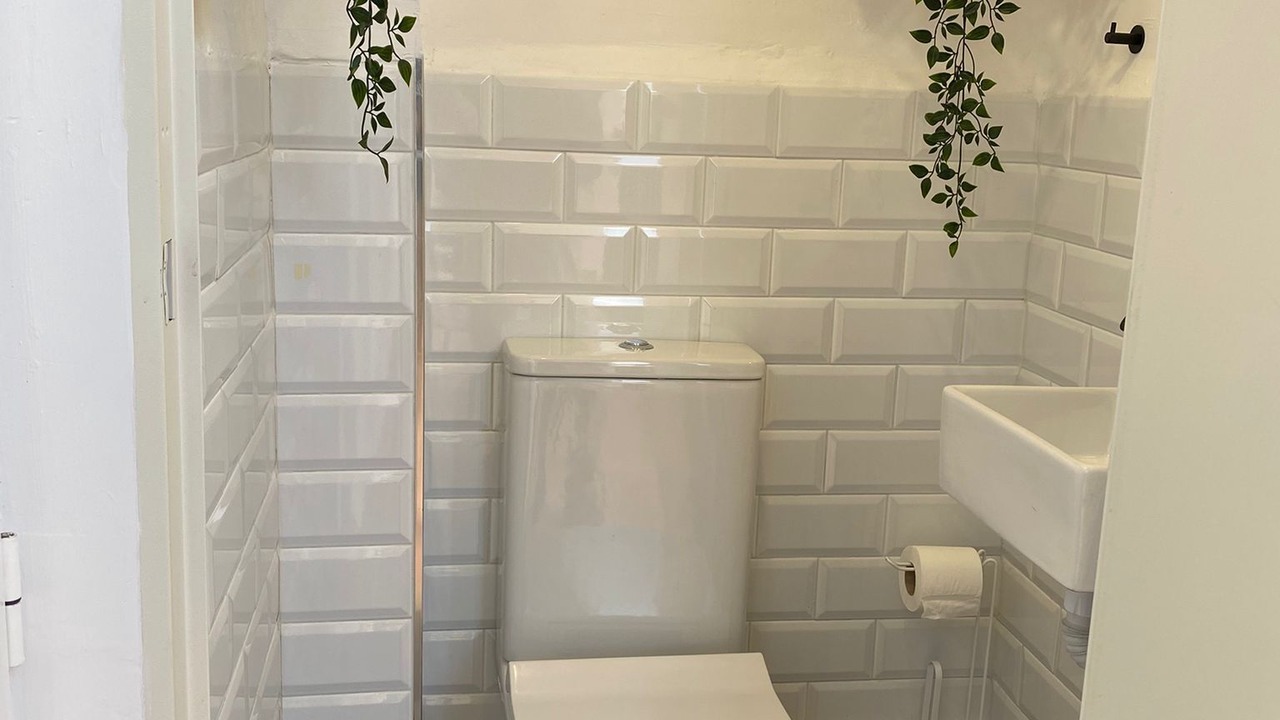 Photo of Bathroom in Central District