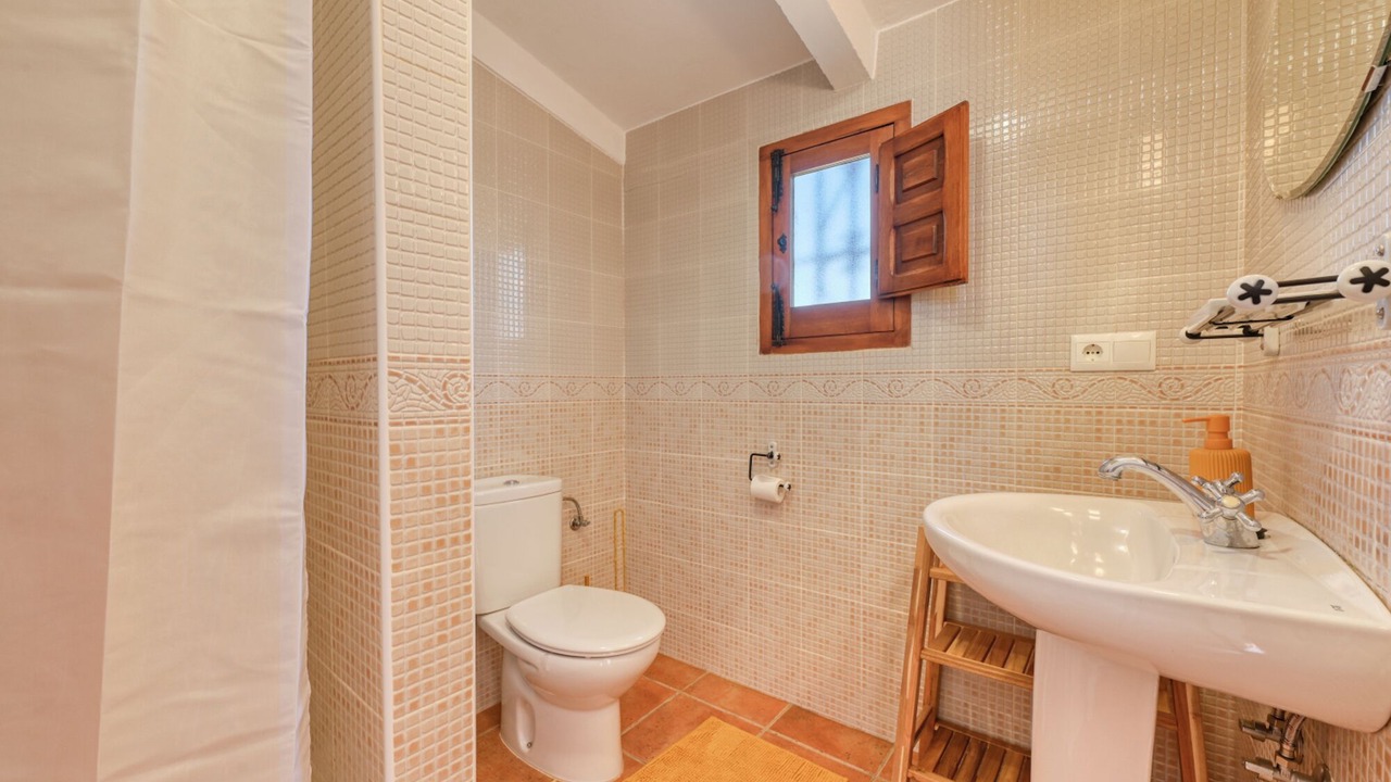 Photo of Bathroom in Arenas