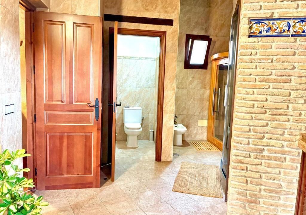 Photo of Bathroom in Gibralgalia