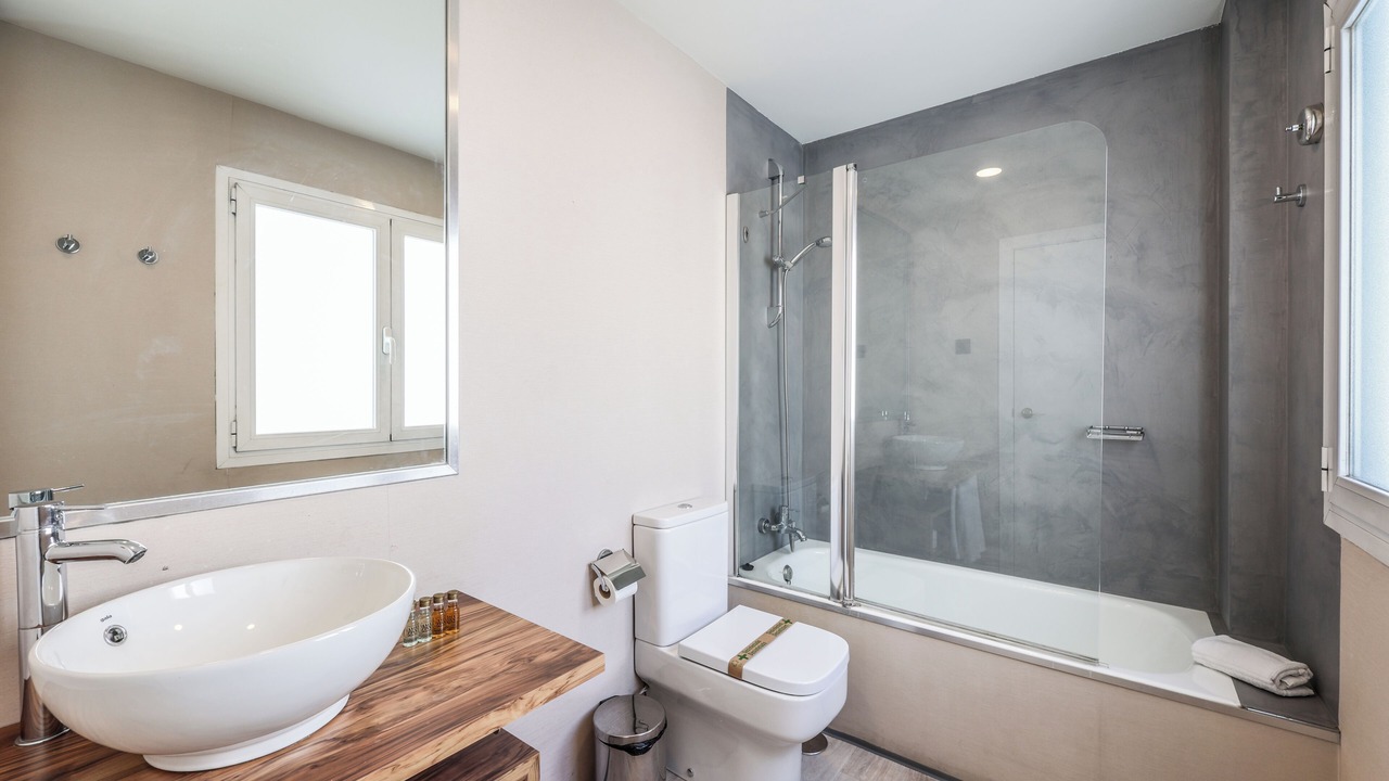 Photo of Bathroom in Atocha