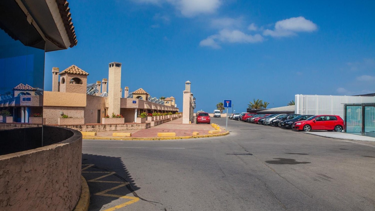Photo of Outdoor in Centro Comercial Bahia Sur