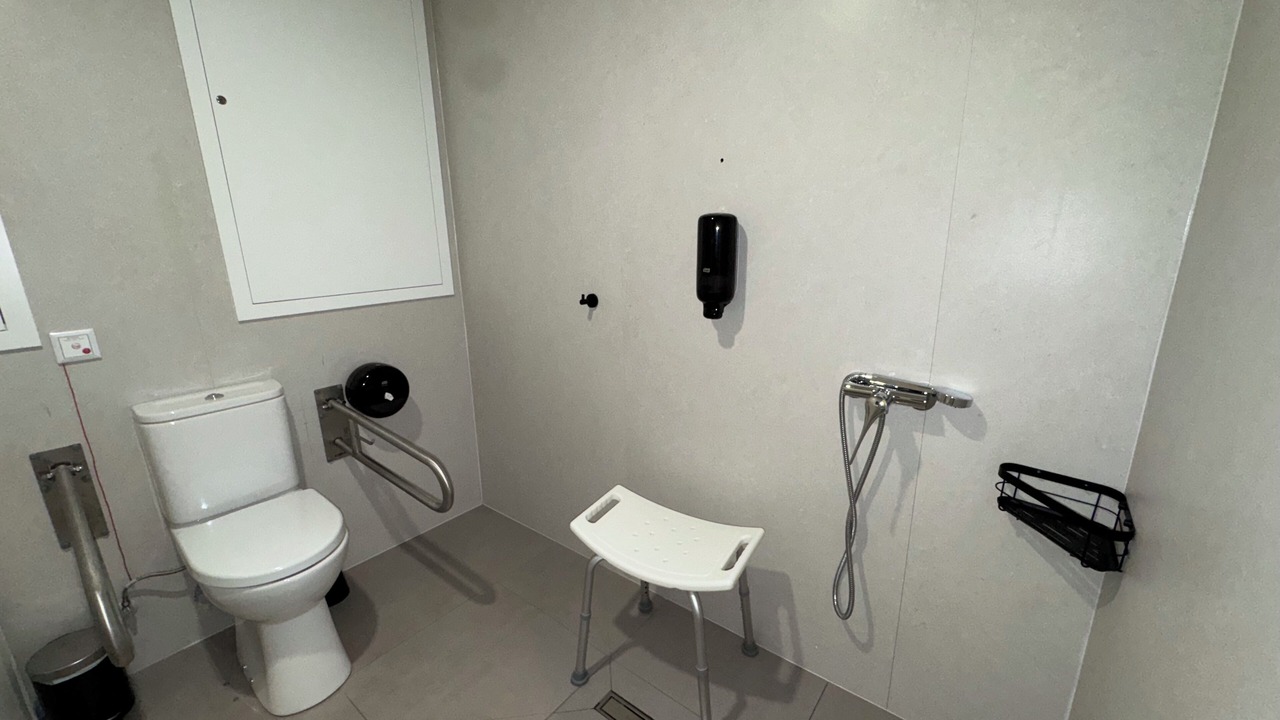 Photo of Bathroom in Central District