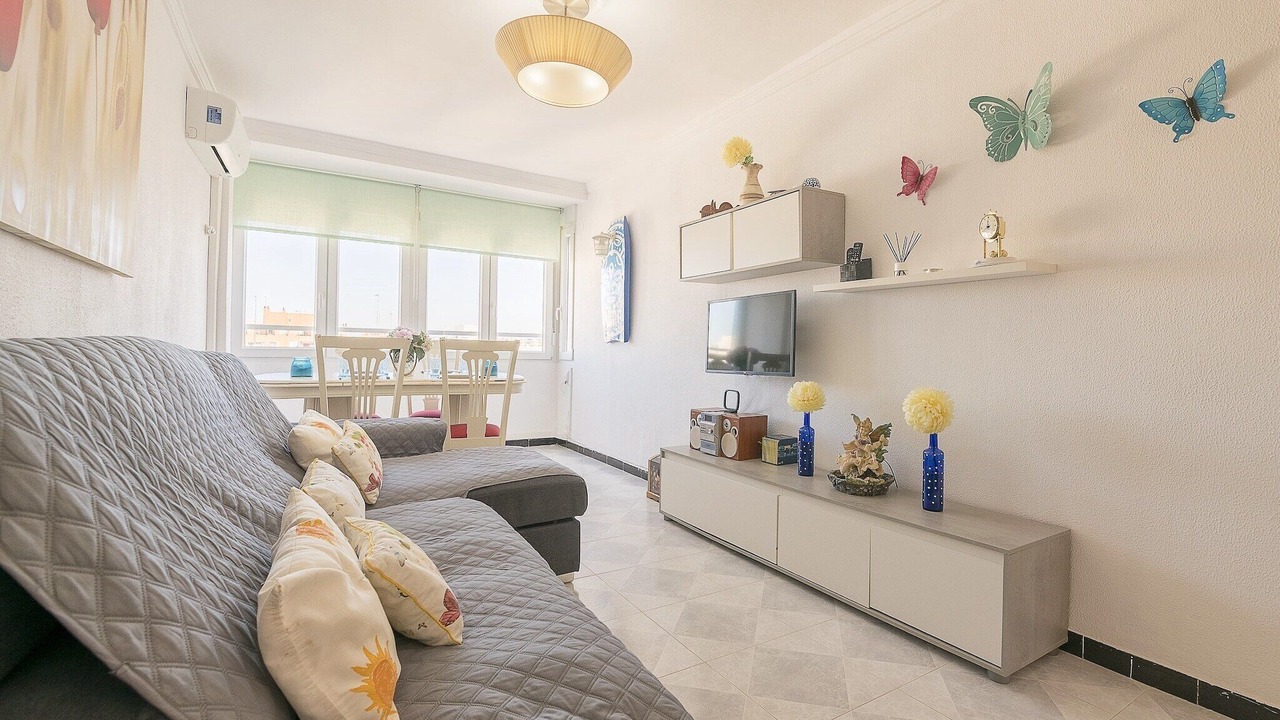 Photo of Livingroom in San Fernando