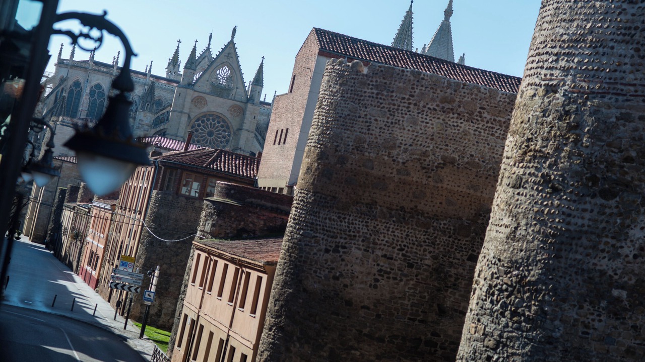 Photo of Others in Leon