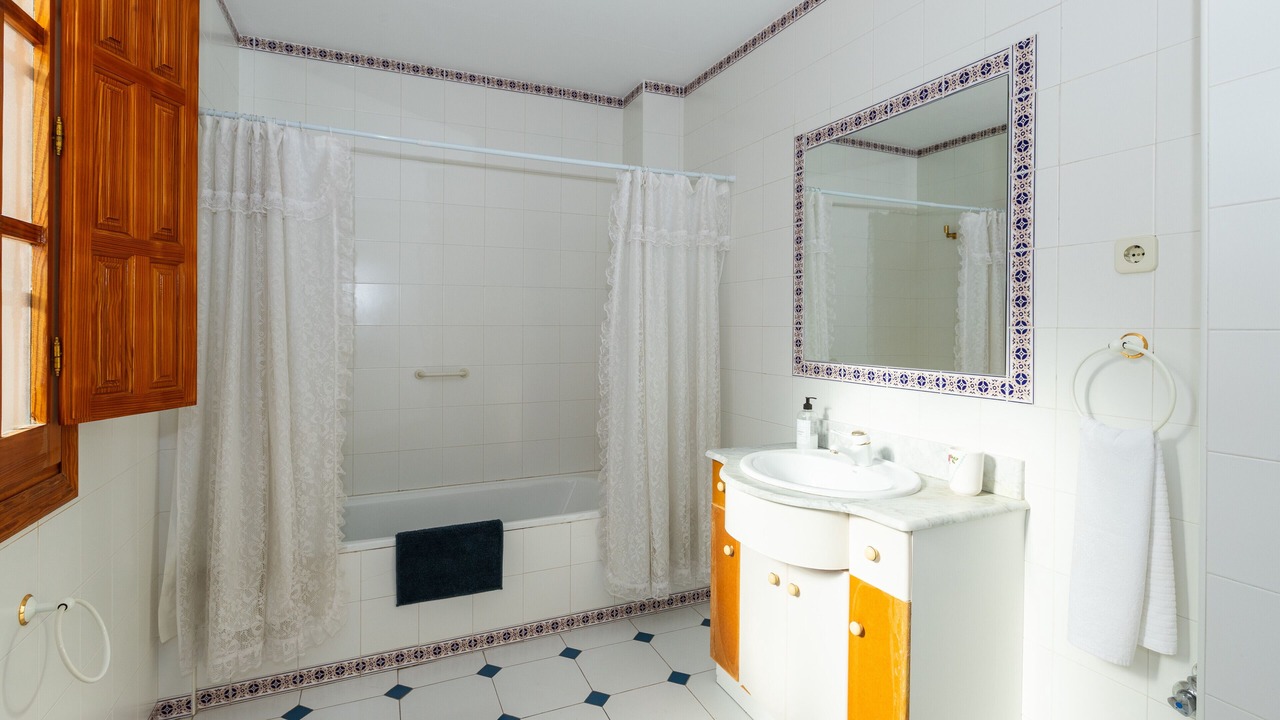 Photo of Bathroom in Periana