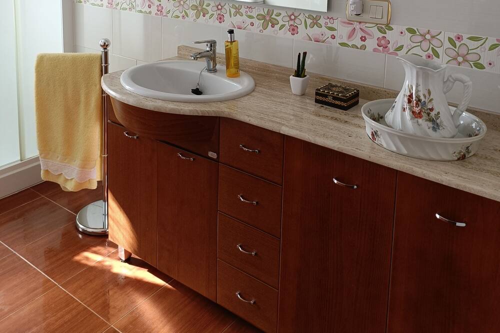 Photo of Bathroom in Cenes de la Vega