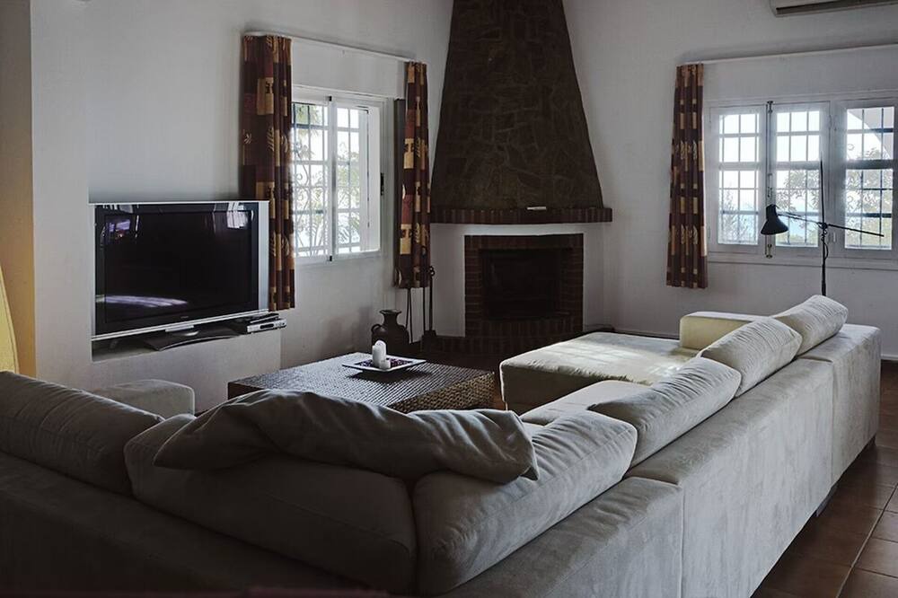 Photo of Livingroom in Sayalonga