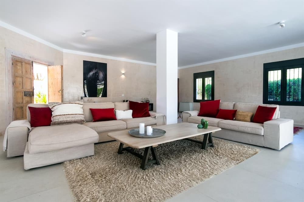 Photo of Livingroom in El Almarchal
