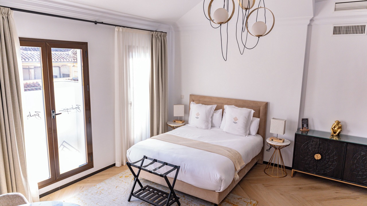 Photo of Bedroom in Central District