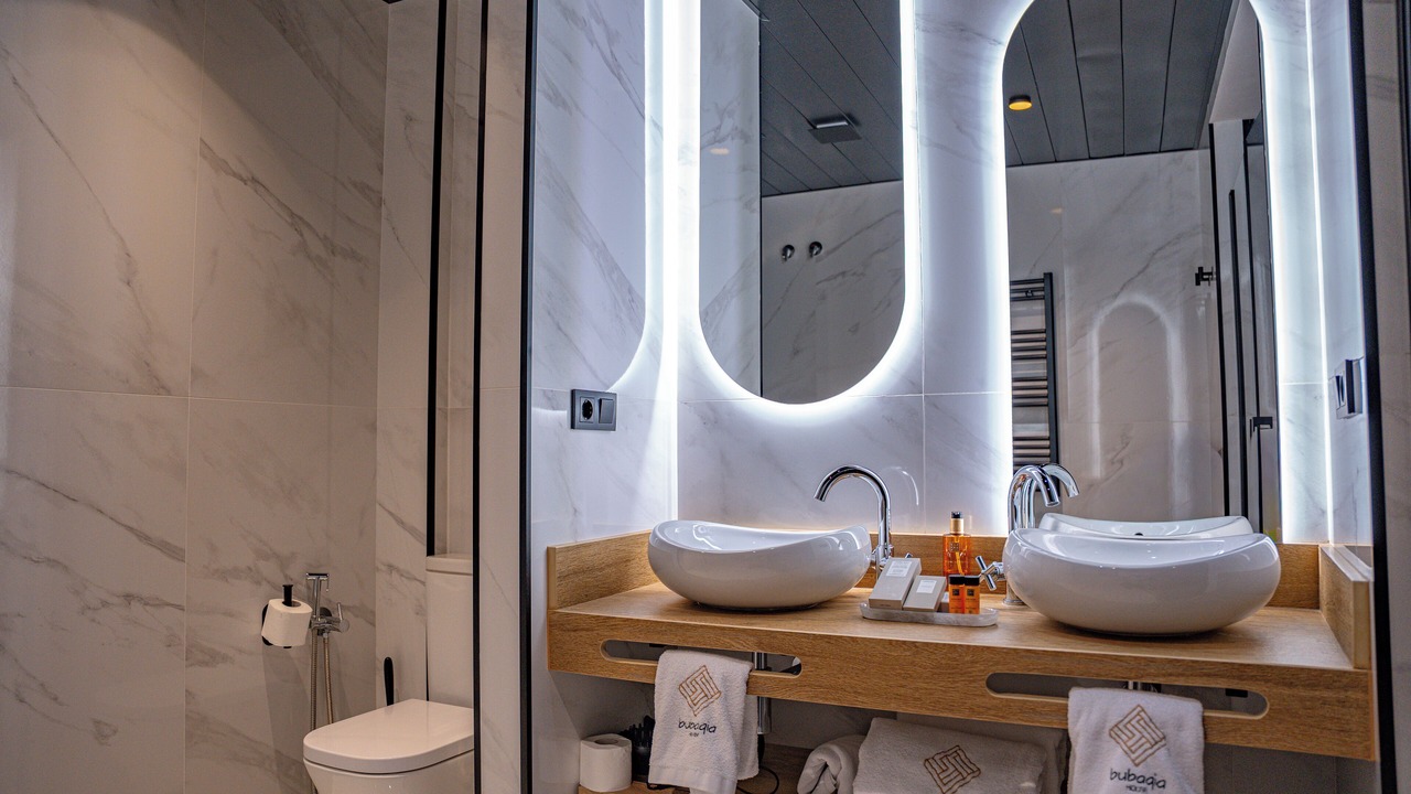 Photo of Bathroom in Central District